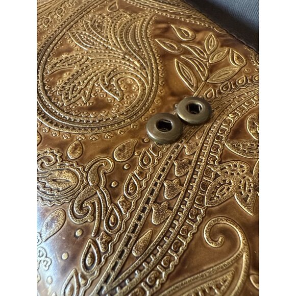 Relic Embossed Leather Wallet With Paisley Design & Snap Closure Tan - Picture 8 of 16